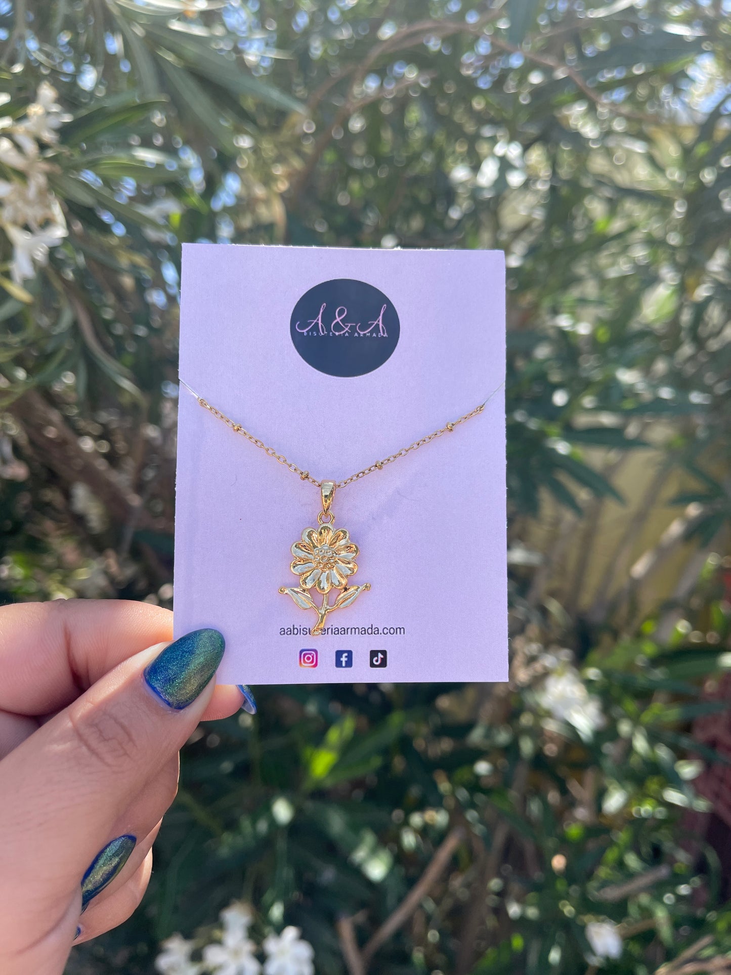 Daisy Flower Necklace