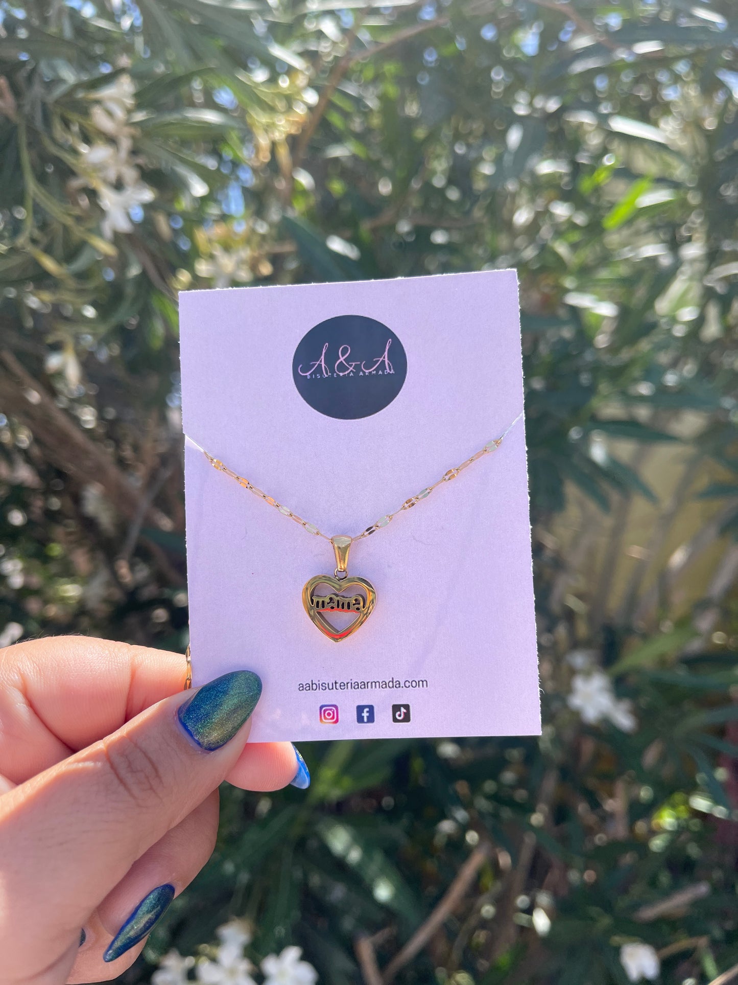 Mamá Necklace